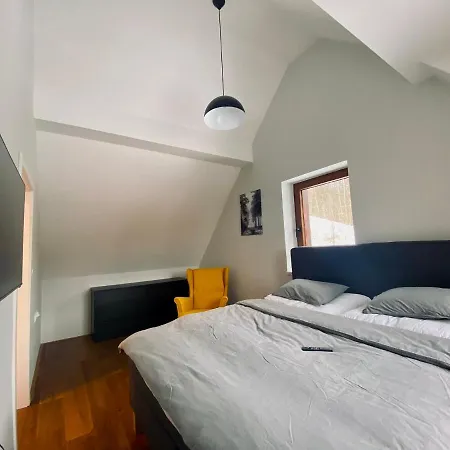 Apartman ! *